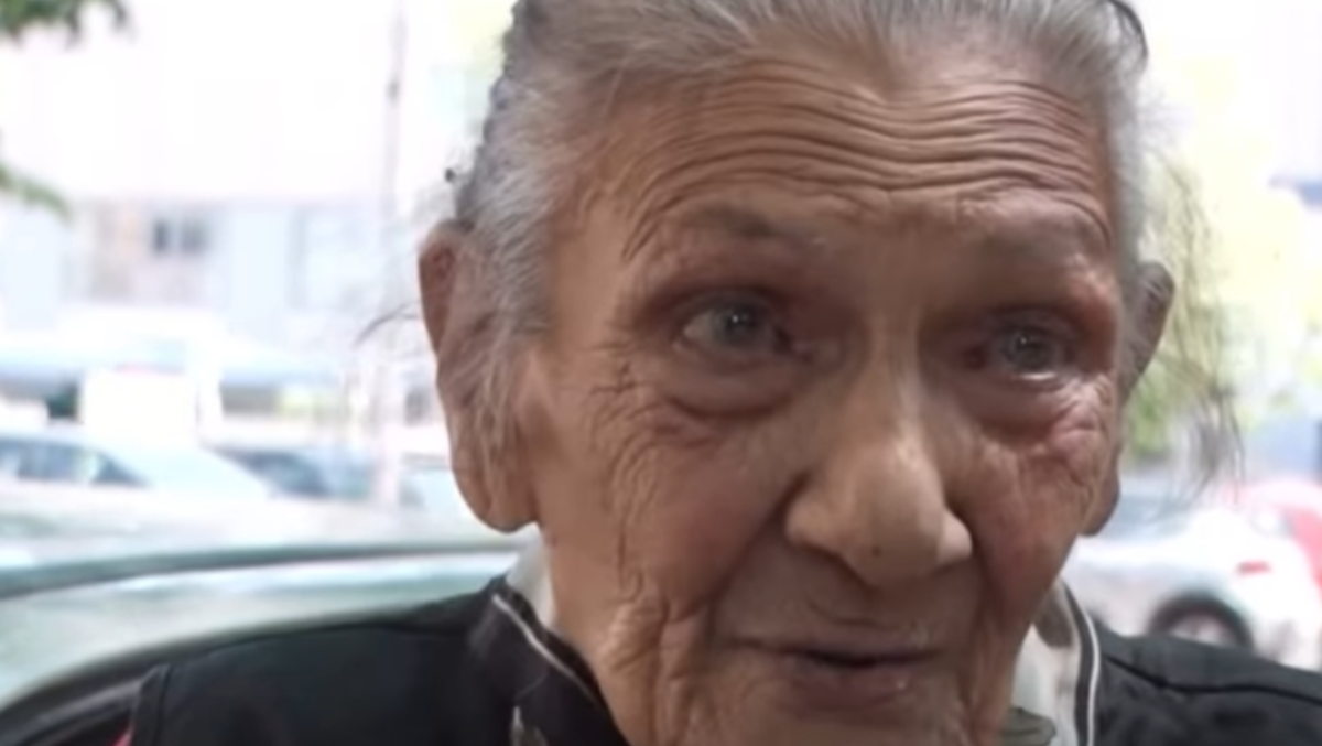 Padova, un’anziana dorme in macchina all’Arcella: l’appello per trovare un alloggio - Laura, 86 anni, in onda su Rai1 a "La Vita in Diretta"