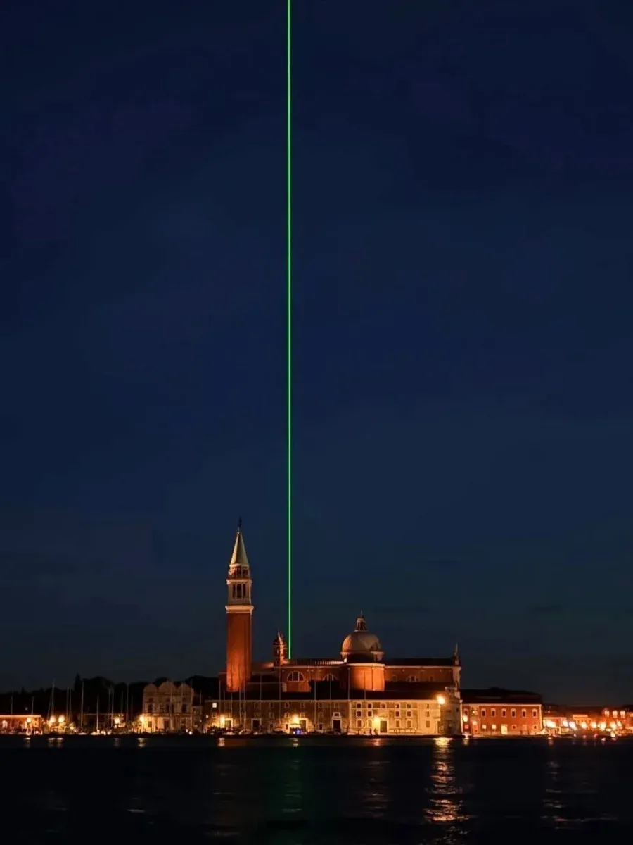 Raggio laser