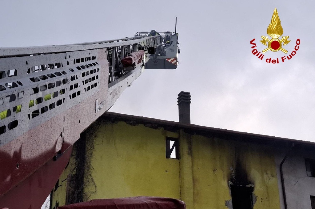 MANIAGO (PN) - INCENDIO ABITAZIONE