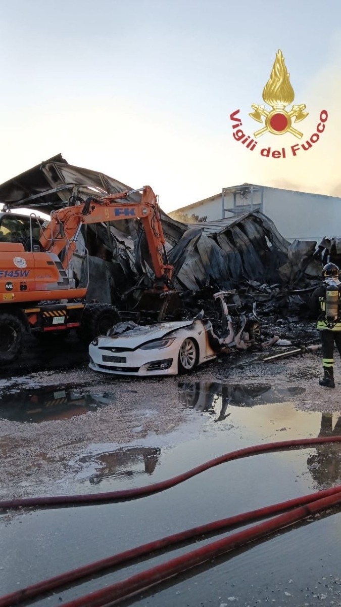 INCENDIO OFFICINA