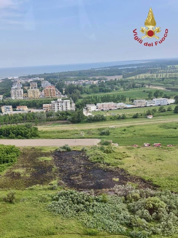 CHIOGGIA (VE), INCENDIO DI STERPAGLIE A ISOLA 
