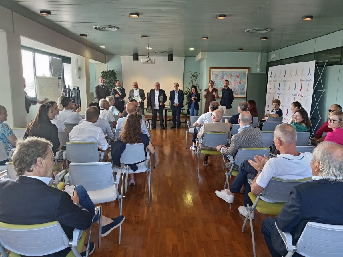 Jesolo celebra i 50 anni della Zamberlan F.lli in municipio
