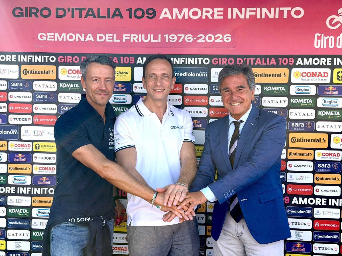 Giro d’Italia, a Gemona la tappa della memoria tra omaggio alle vittime del sisma