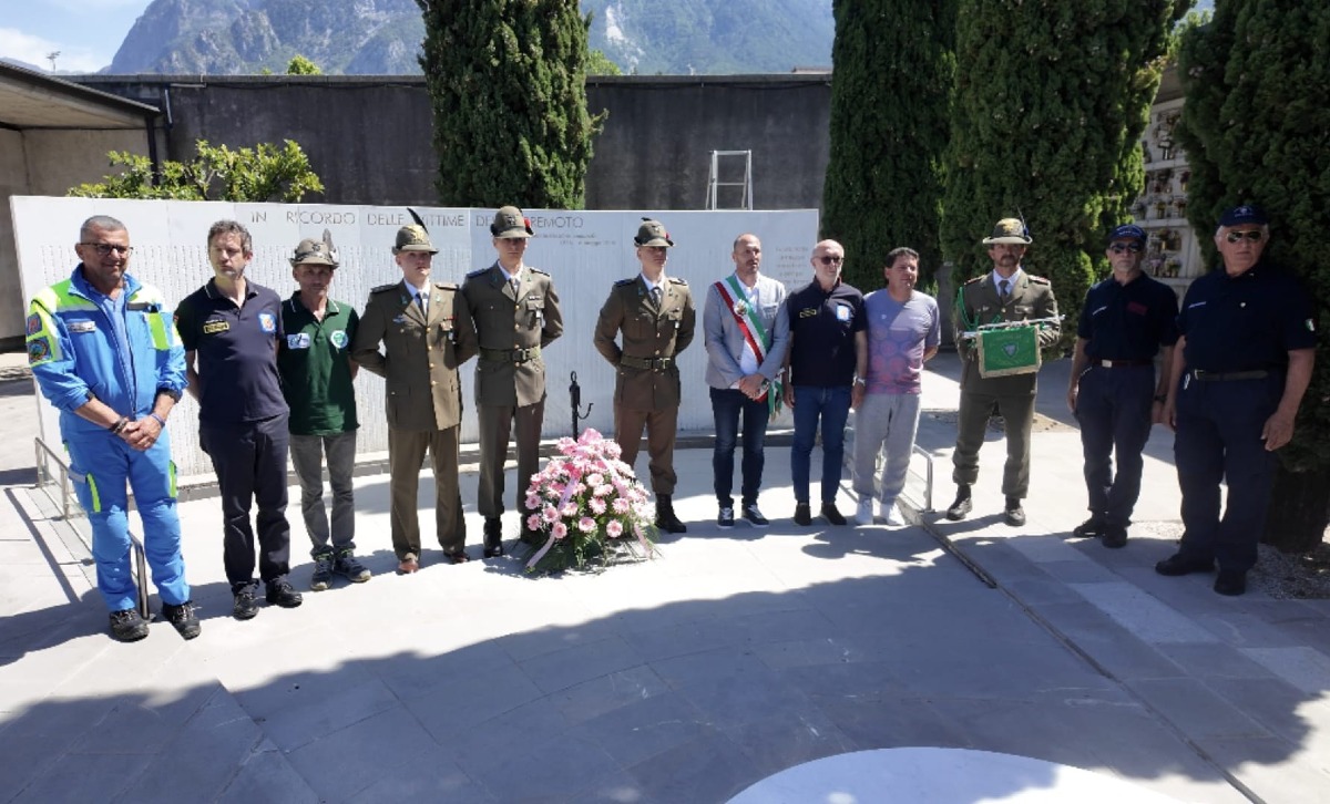 Giro d’Italia, a Gemona la tappa della memoria tra omaggio alle vittime del sisma