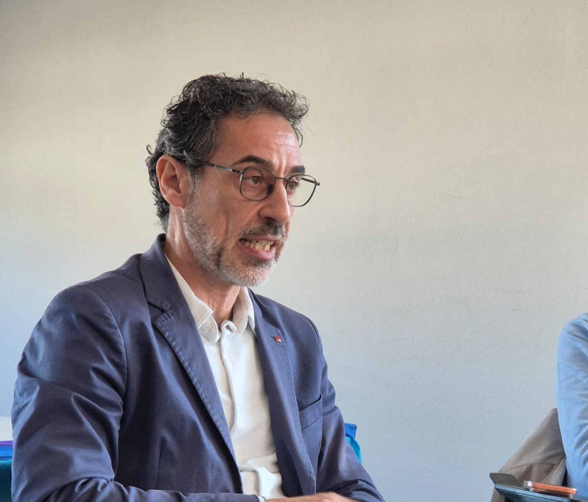Bracciante ferito e lasciato davanti all’ospedale di Bassano, denuncia della Cgil