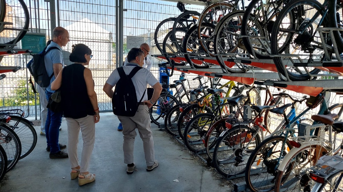 Pordenone studia la velostazione: sopralluogo a Modena per definire il progetto - 