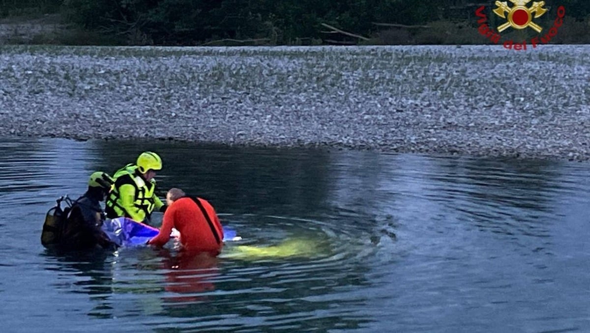 Si tuffa nel fiume e non riemerge: 19enne ritrovato senza vita | FOTO - 