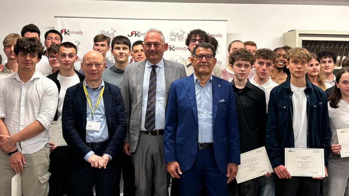 Pordenone, al Kennedy 40 borse di studio assegnate a studenti meritevoli - 