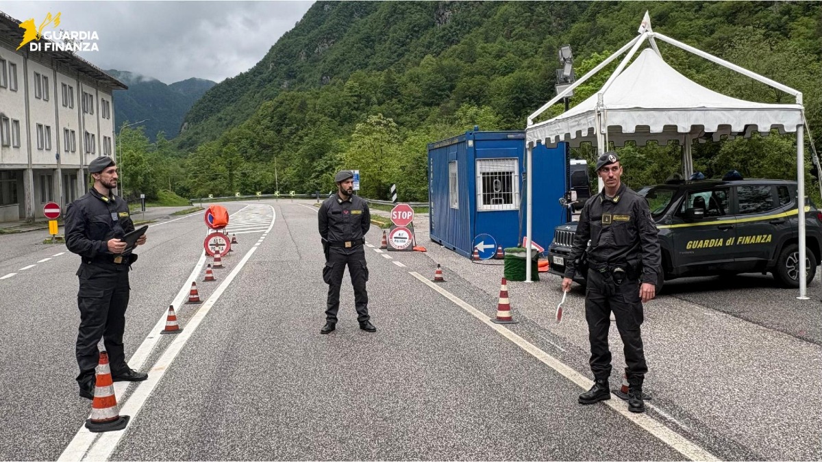Stupizza, ingresso irregolare dal confine sloveno: scoperti 5 pakistani in auto - 