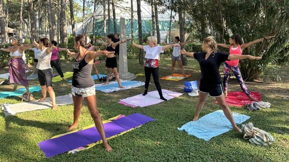 Lignano Pineta, estate 2026 con attività gratuite tra yoga, camminate e forest bathing - 