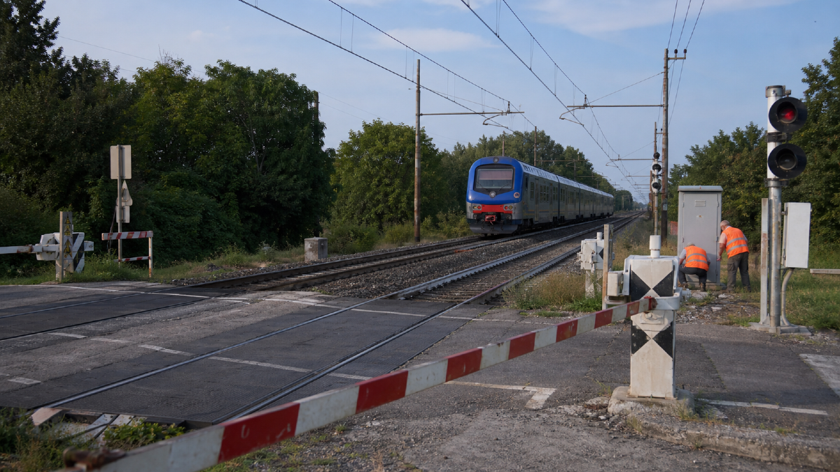 Treni nel caos tra Udine e Trieste: guasto a Ronchi Sud, ritardi e disagi - 