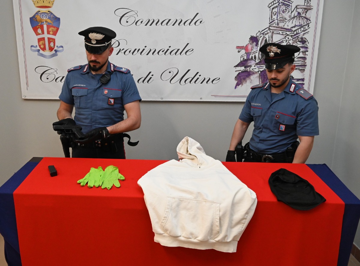 Rapina al market di Udine con la pistola, cassiera sotto choc: presi 5 giovani - 