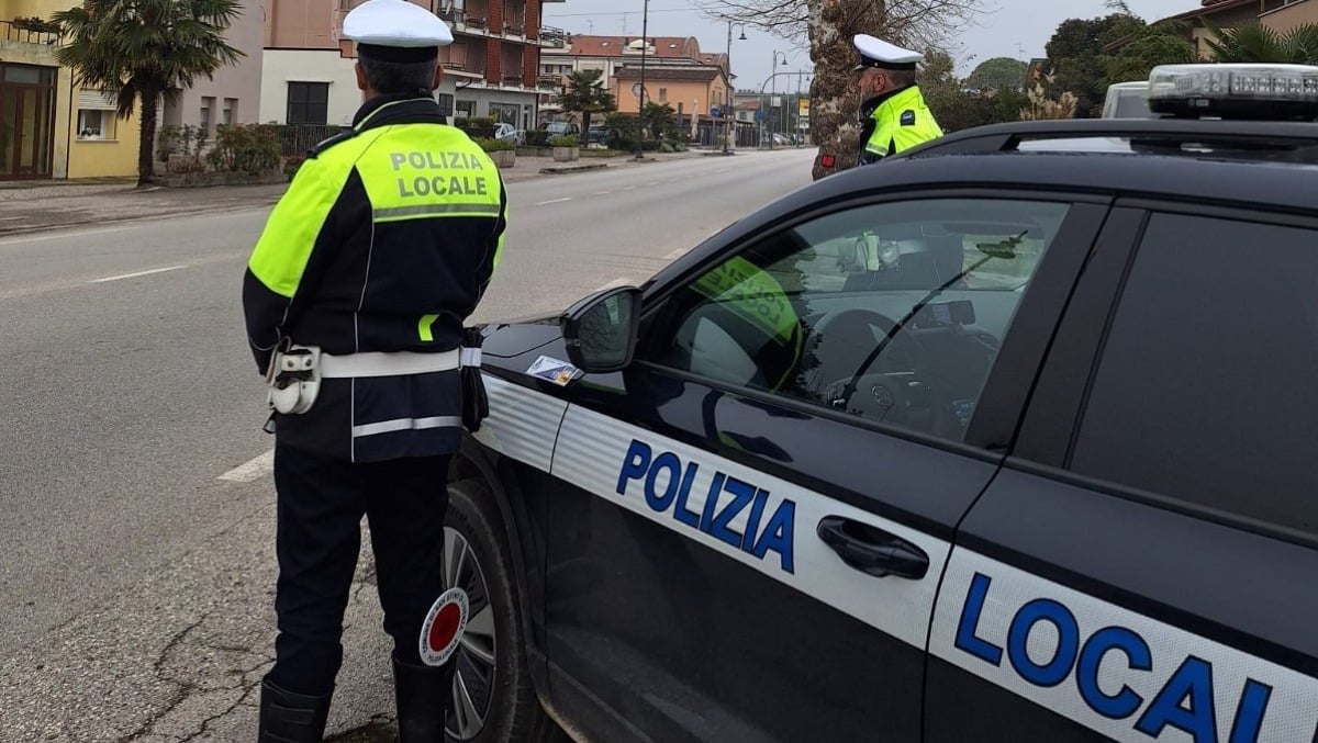 San Stino, controlli dopo le proteste dei residenti: fermata una Bmw modificata, scattano sanzione e ritiro del libretto - 