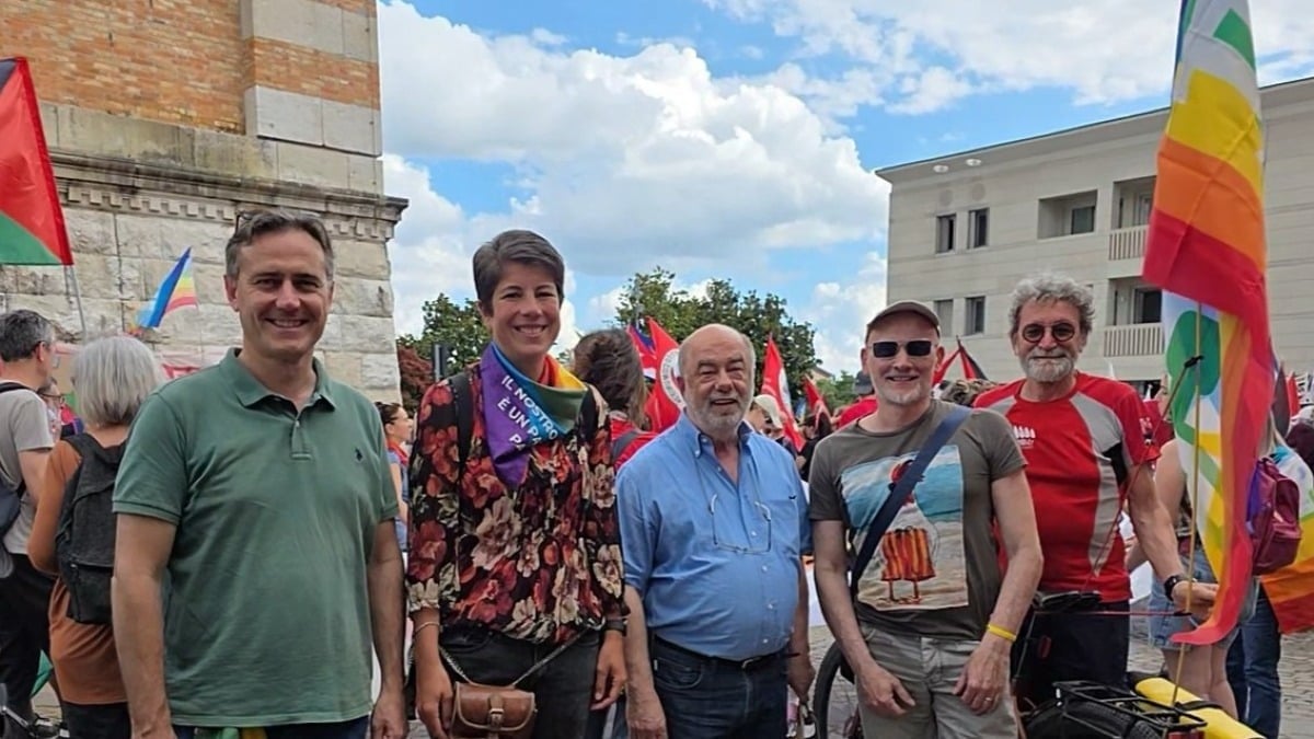 Aviano, il Patto per l’Autonomia in piazza con ANPI: focus su pace e futuro industriale del territorio - 