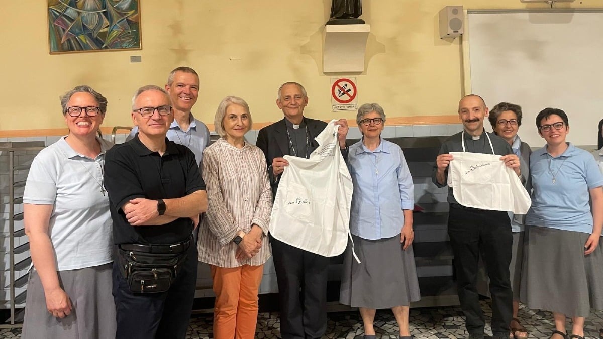 Zuppi alle Cucine economiche popolari, tappa padovana tra volontari e comunità religiosa - 