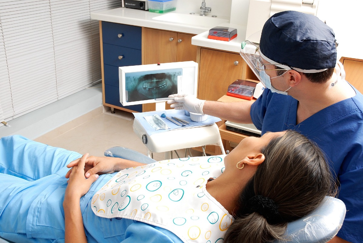 Perdita dei denti: cause, conseguenze e soluzioni - 