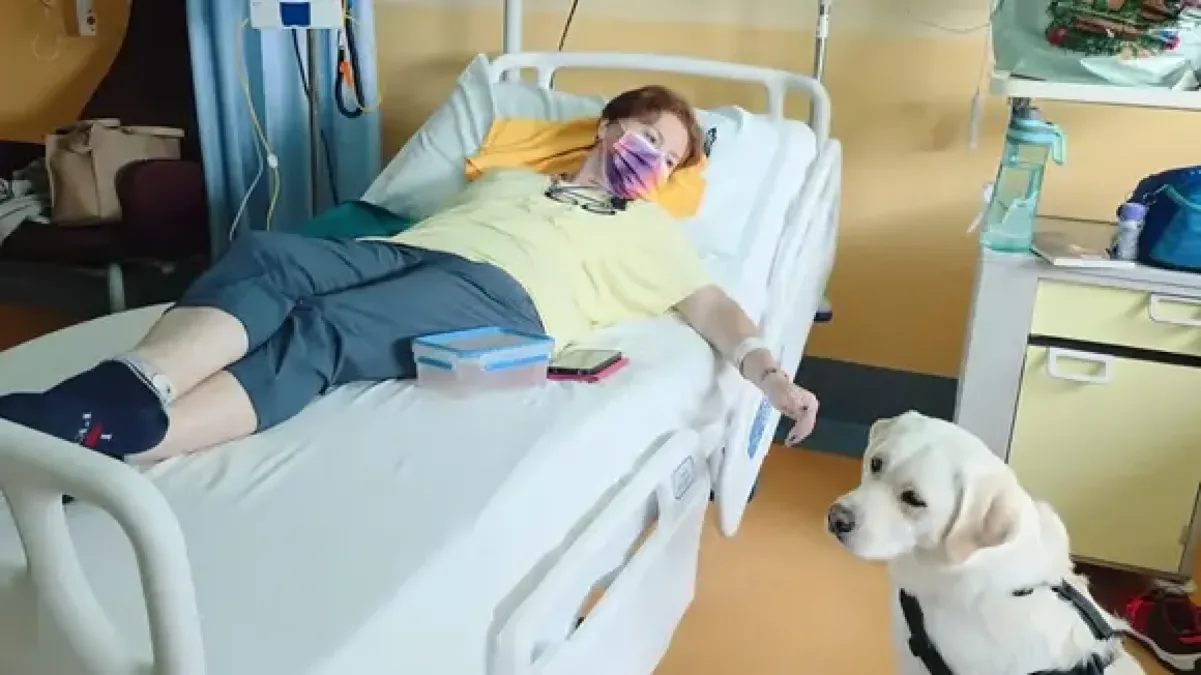 Prima chemio con la sua cagnolina: Joy resta accanto a Barbara per 6 ore | VIDEO - 