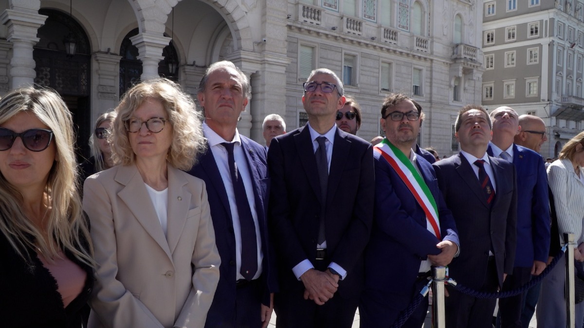 Trieste ricorda il 12 giugno 1945: cerimonia in Consiglio comunale e ammainabandiera - 