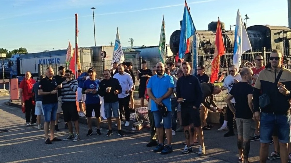 Vicenza, sciopero di 8 ore alle Acciaierie Beltrame dopo la caduta di un operaio da 5 metri - 