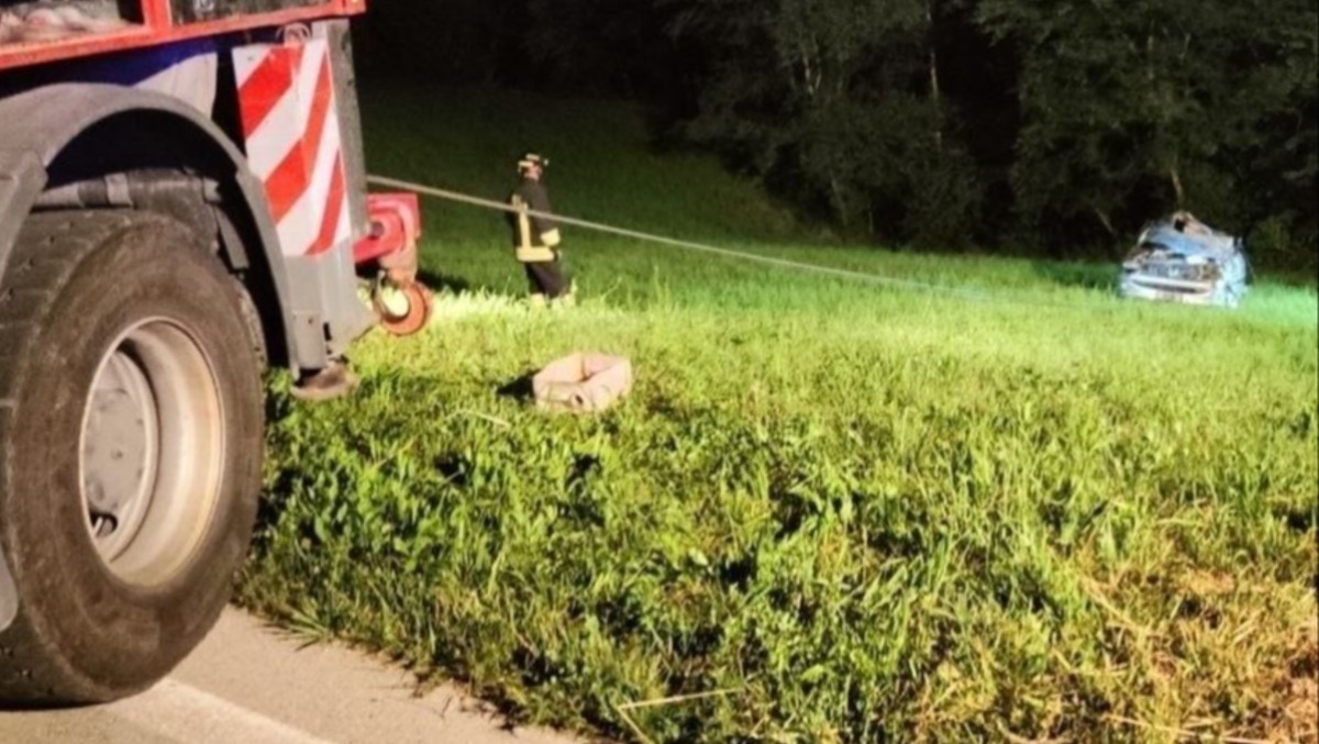 Incidente nella notte a Tisoi: due persone coinvolte, auto recuperata con l’autogrù - 