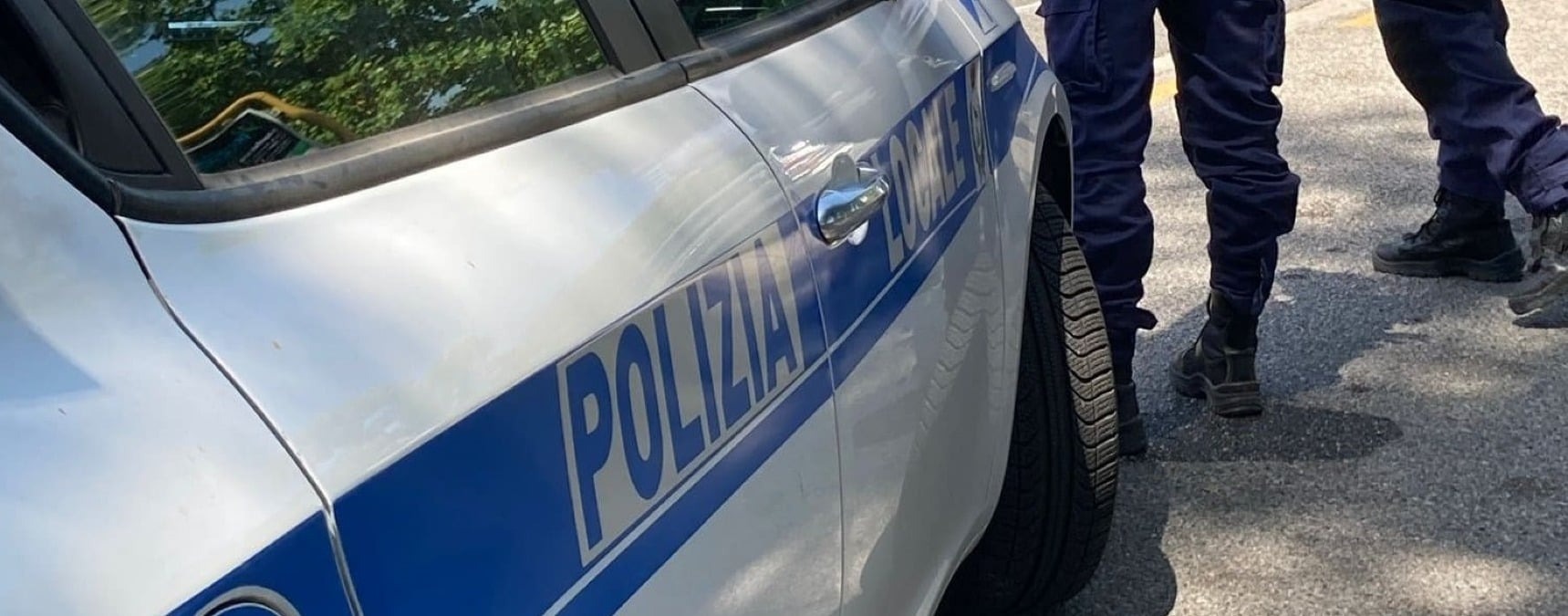 Auto senza assicurazione, non si ferma al controllo: rincorsa da Ponzano a San Pelajo - 