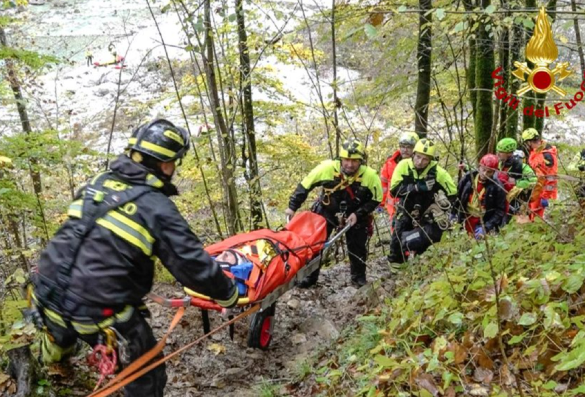 Cade e resta sotto la moto per due ore: la figlia lancia l’allarme - Immagine di repertorio