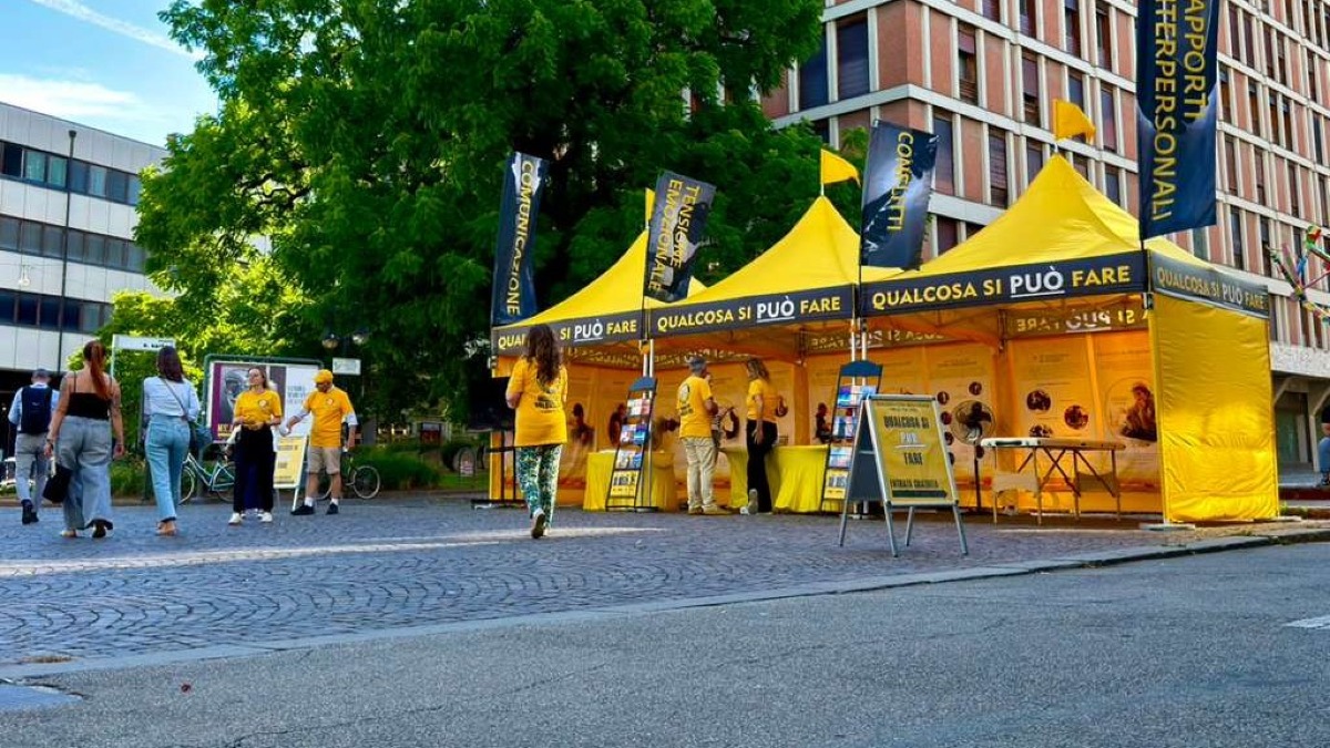 Padova, oltre 180 iscrizioni ai corsi gratuiti nella Tenda Gialla di Scientology - 