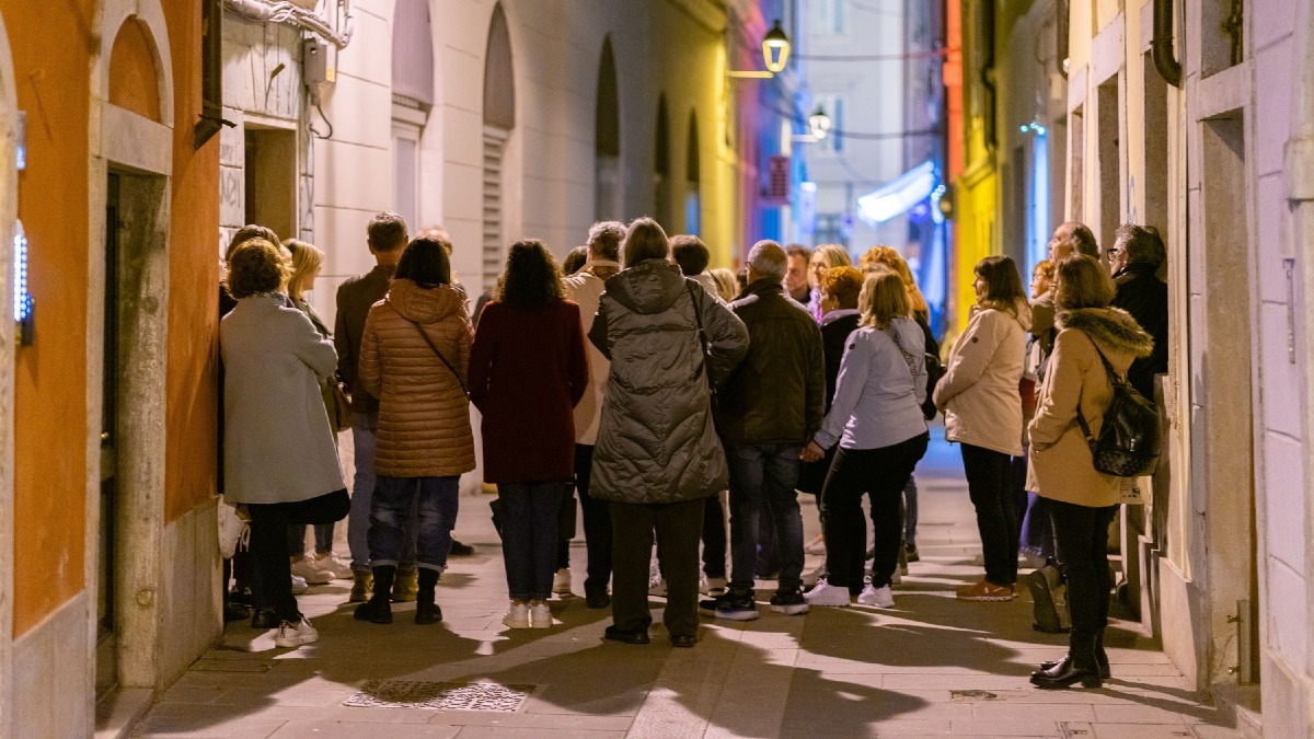Trieste, Cavana Stories torna il 18 giugno: tour notturno tra Joyce, Cittavecchia e la Trieste “Out of Bounds” - 