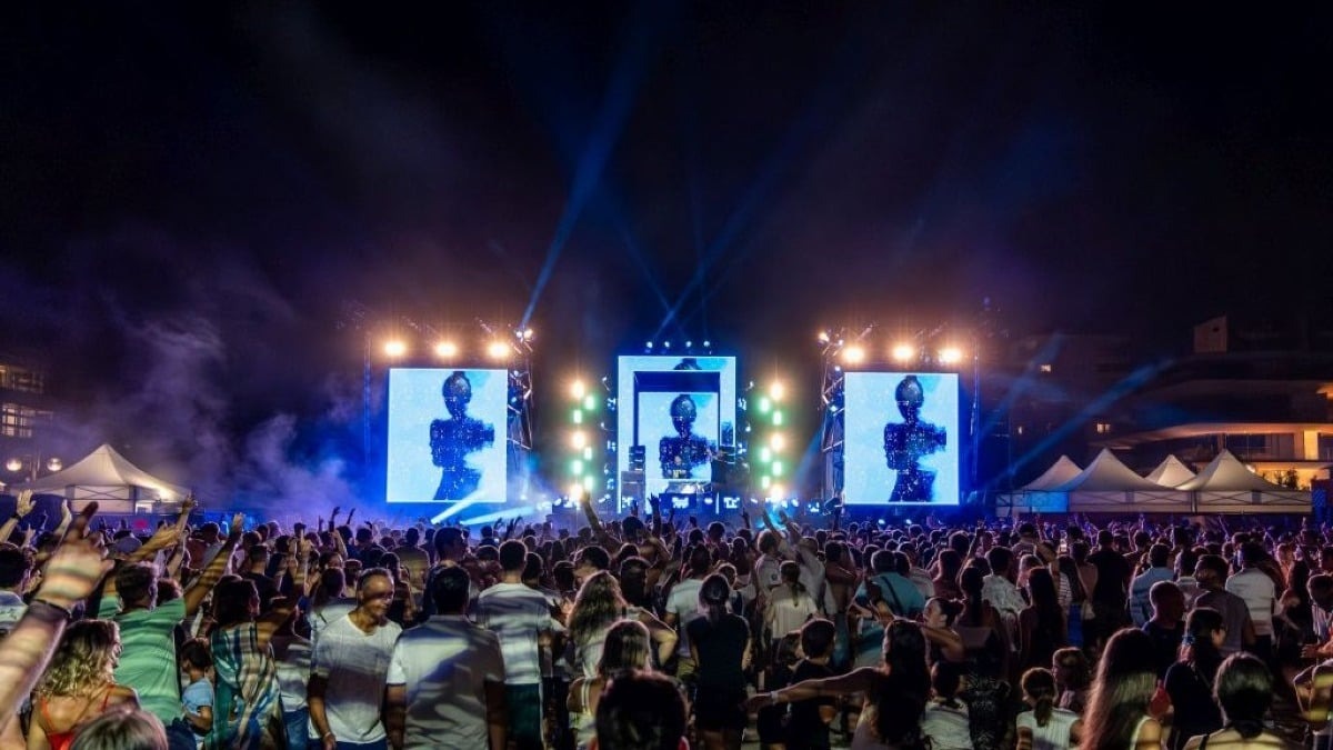 Jesolo apre l’estate di Radio Deejay: in Piazza Brescia arriva un weekend tra palco, fitness e sport d’acqua - 