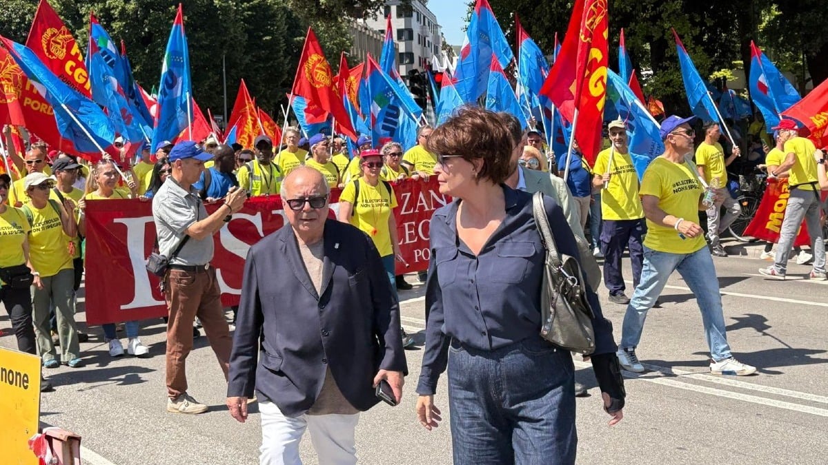 Electrolux, Pordenone porta la vertenza in Prefettura: duemila in piazza e tre nodi ancora irrisolti - 