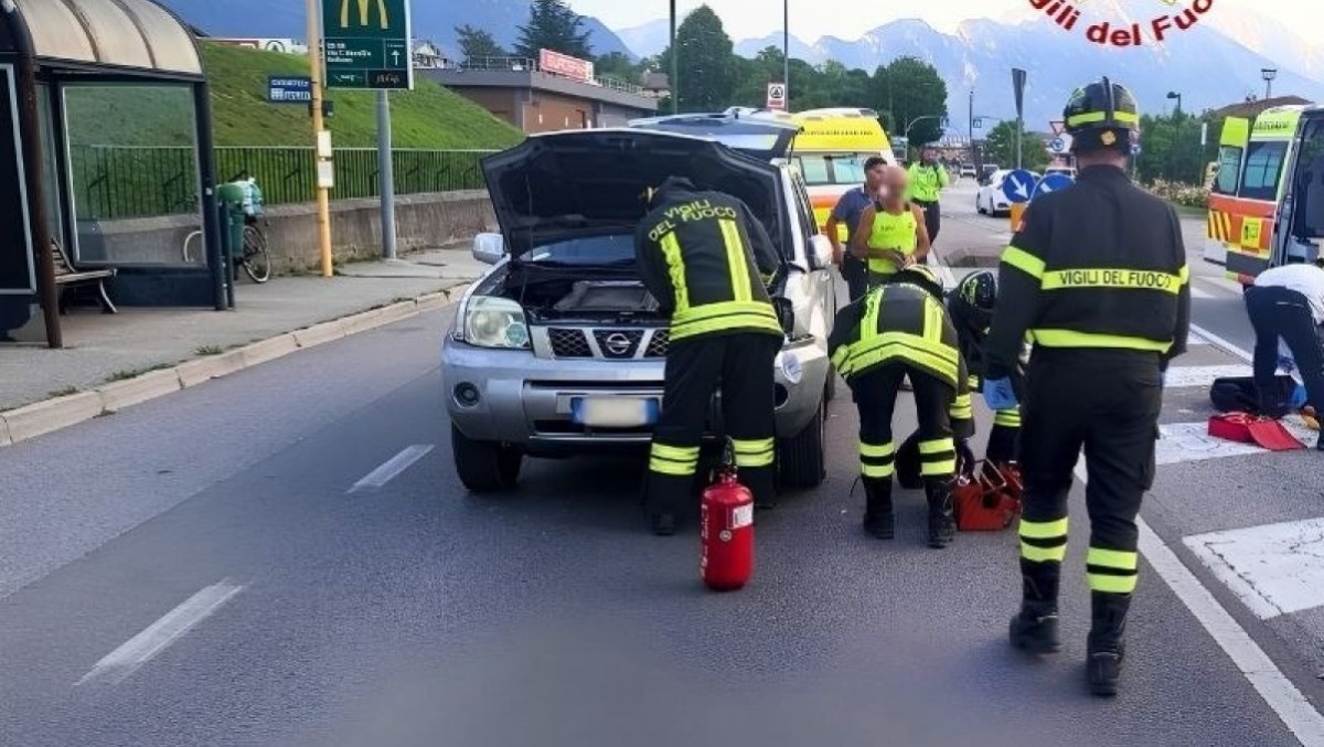 Auto investe due pedoni in viale Europa a Belluno - 
