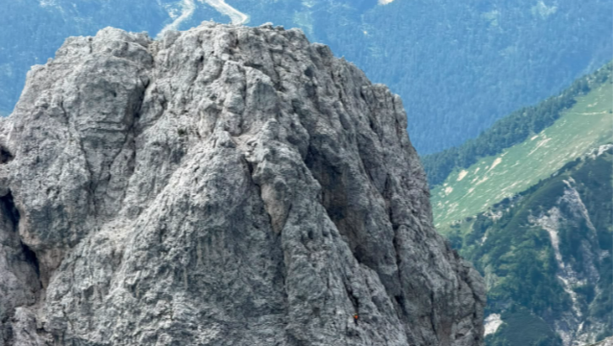 Soccorso in quota sulle Giulie, alpinista portato a Udine dopo una caduta in parete - 