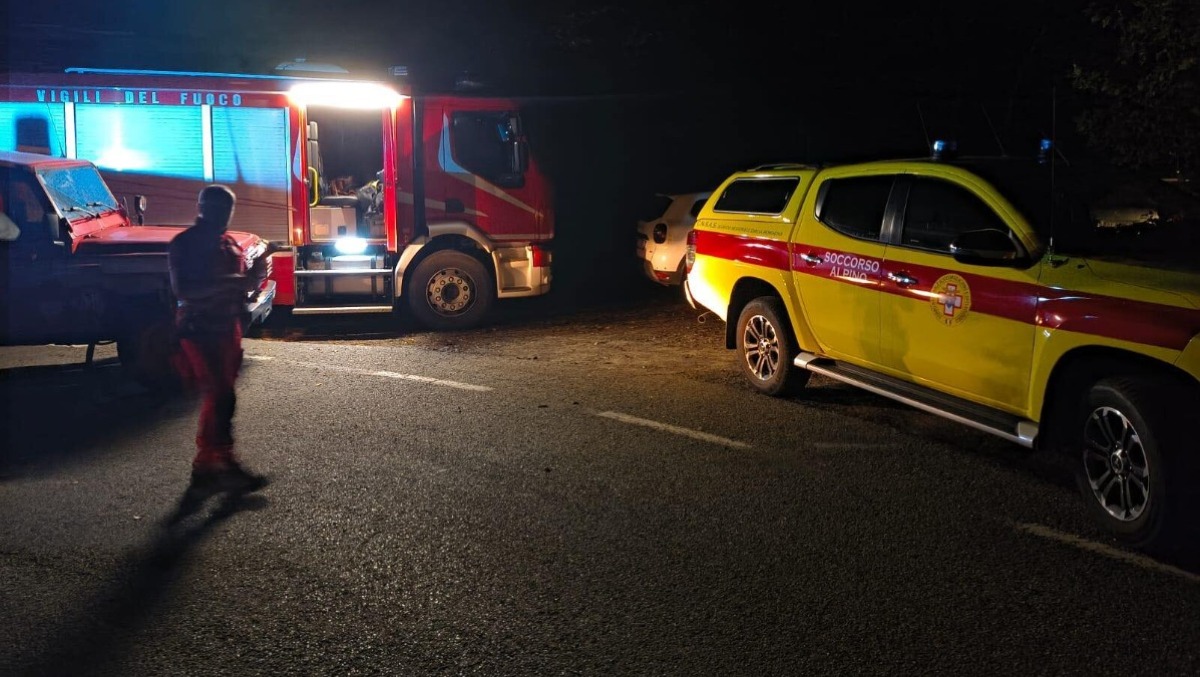 Esce di strada con l’auto e finisce nel bosco: morta una donna - 