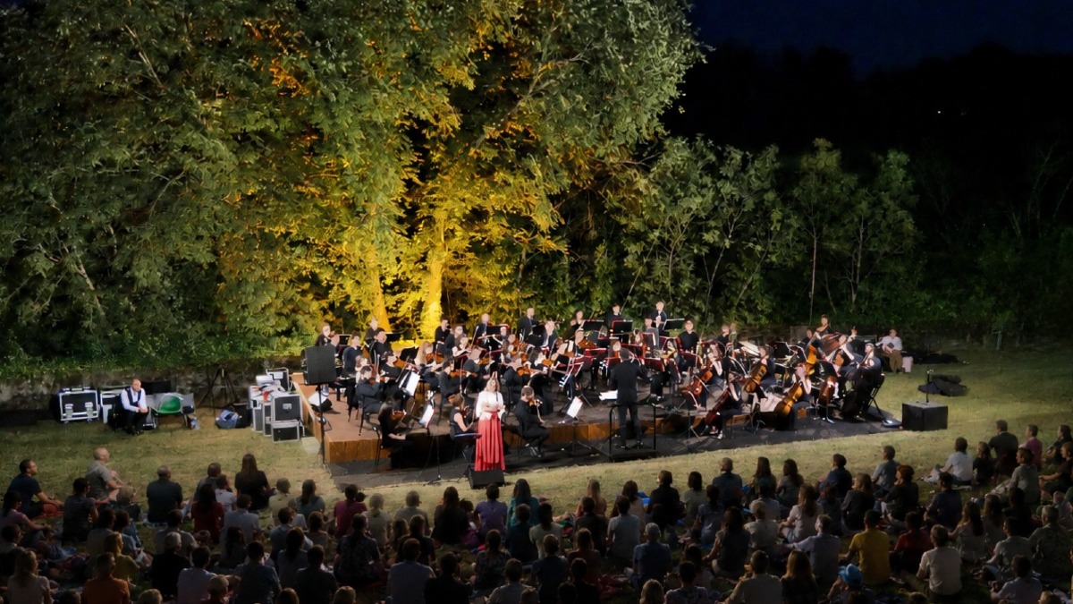 Cividale, a Bosco Romagno omaggio a Modugno con FVG Orchestra e Peppe Voltarelli - 