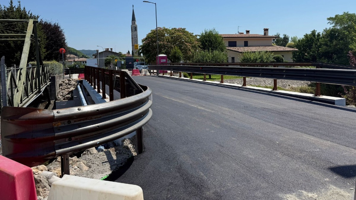 Farra di Soligo, riaperto il ponte sulla SP 32 a Col San Martino dopo lavori da 60mila euro - 