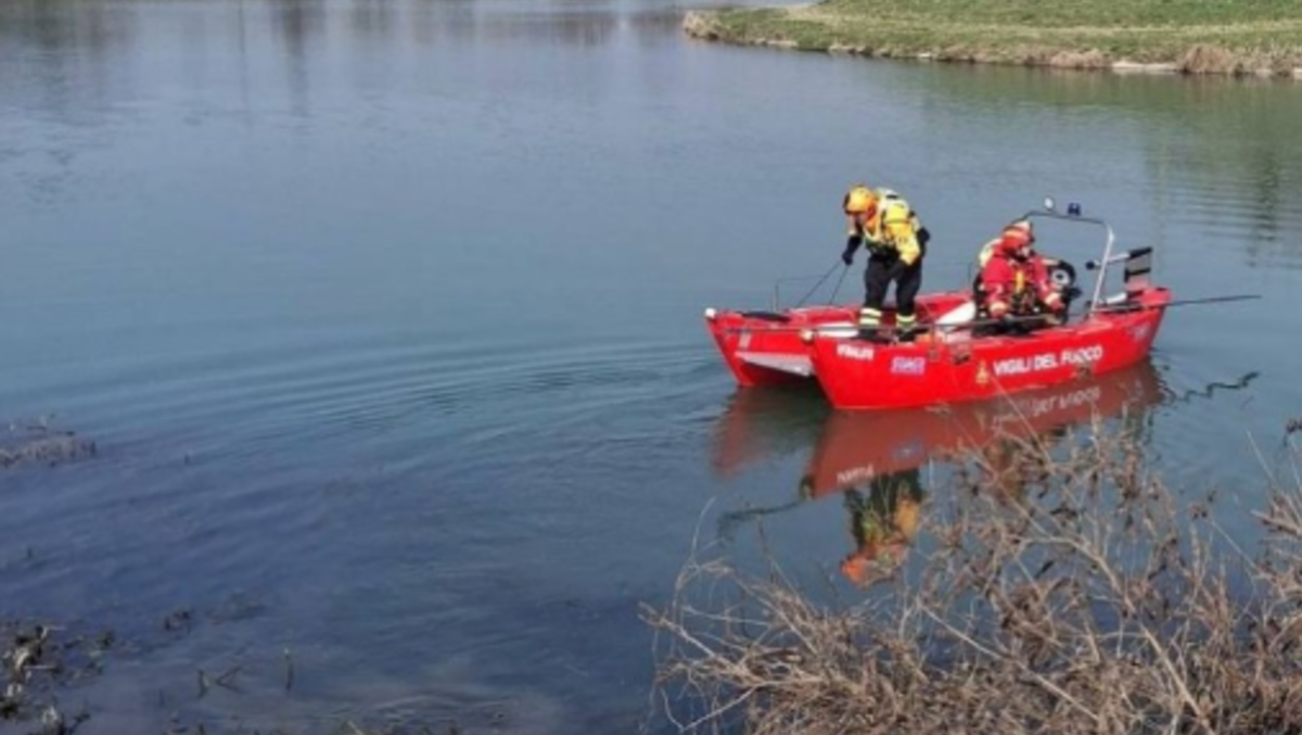 Tragedia a Peschiera del Garda: giovane si tuffa nel fiume e muore annegato
