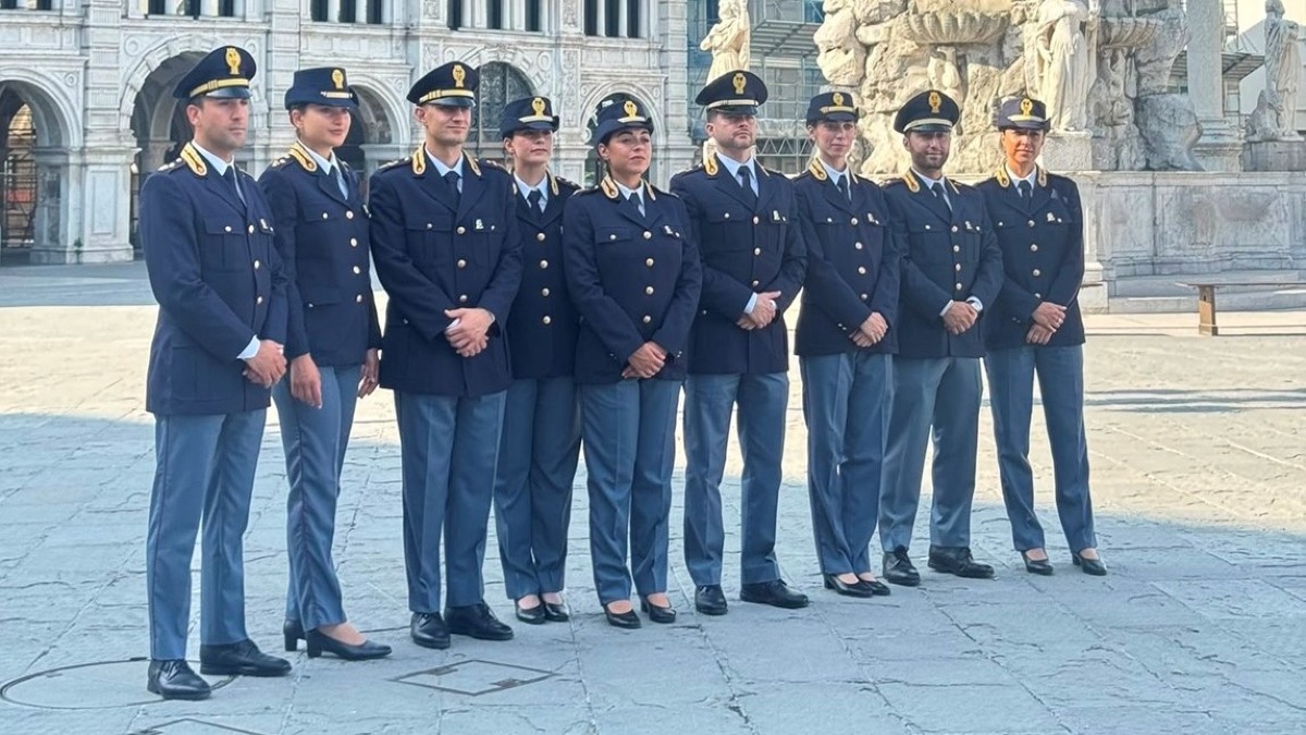 Trieste, nove commissari della Polizia di Stato in servizio per il tirocinio operativo - 