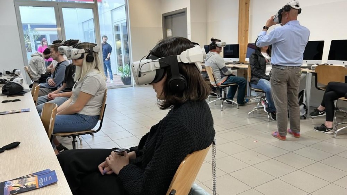 Valdagno, corso ITS su intelligenza artificiale: 25 iscritti e stage in 23 aziende - 
