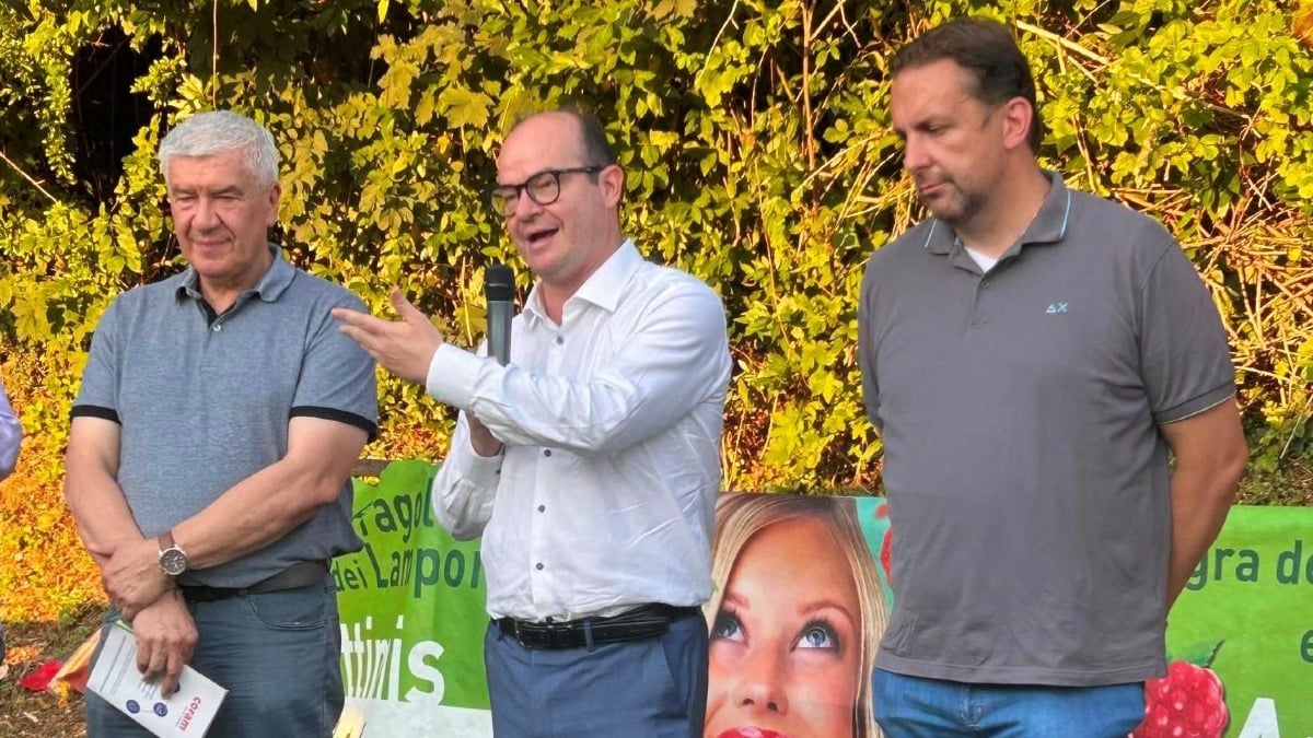 Attimis, inaugurata la Sagra delle fragole e dei lamponi: il via con il vicegovernatore Anzil - 