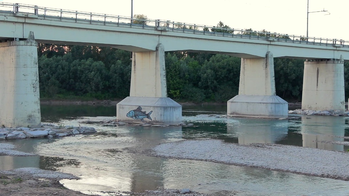 Malore dopo il tuffo nel fiume Piave: morto un giovane