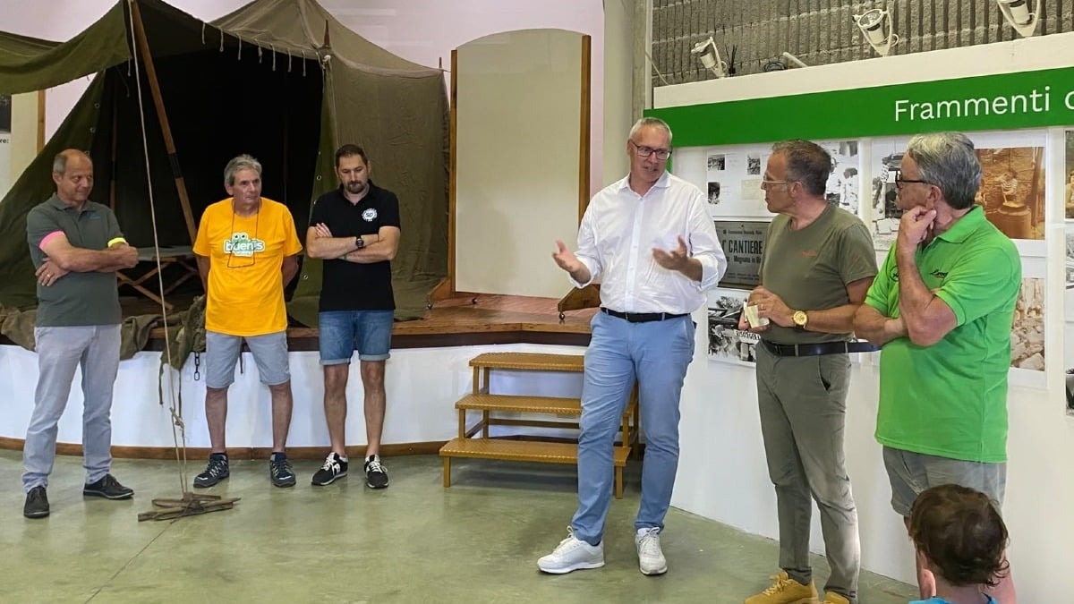 Bueriis apre la Fiesta dei Cros con un omaggio al 1976: in mostra immagini e ricordi del terremoto - 