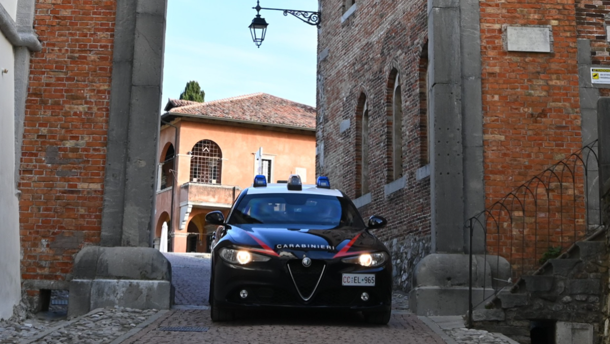 Udine, lascia i domiciliari e aggredisce una donna: fermato un 32enne - 