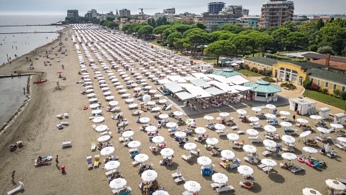 Made in Spiaggia a Grado: il calendario 2026 tra radio show, beach games e Giorgio Vanni - 