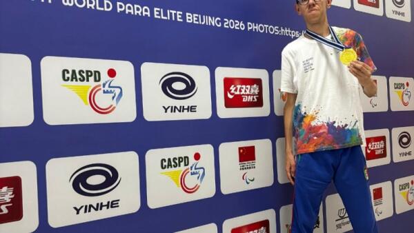 Parenzan accorcia sul vertice mondiale: a Pechino il triestino conquista il titolo dopo una finale di nervi