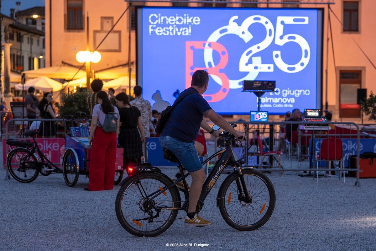 Cinebike 2026 dal 10 al 20 giugno tra Palmanova, Udine e Collio: film, tour e concerti