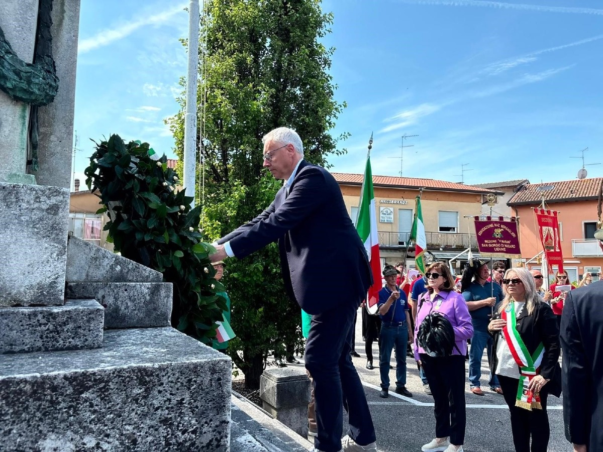 Muzzana del Turgnano, la Costituzione consegnata ai neo diciottenni per il 2 giugno