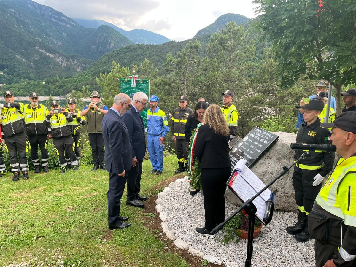 Tramonti di Sotto ricorda i cinque soccorritori morti dopo il terremoto del 1976