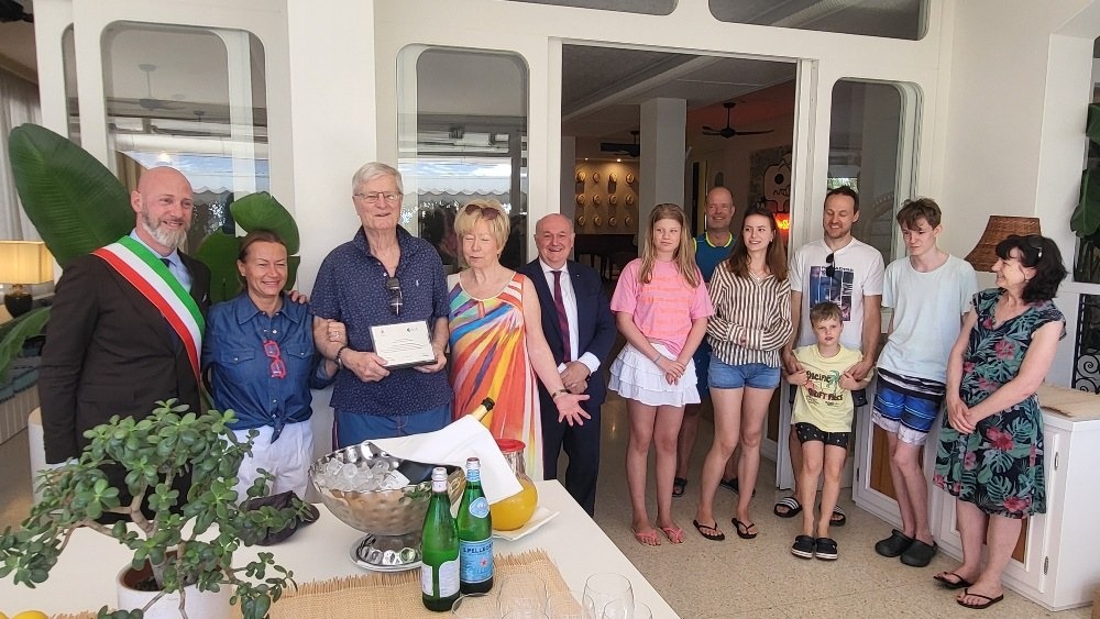 Jesolo verso il tutto esaurito per il Corpus Domini, premiate due famiglie fedeli da 50