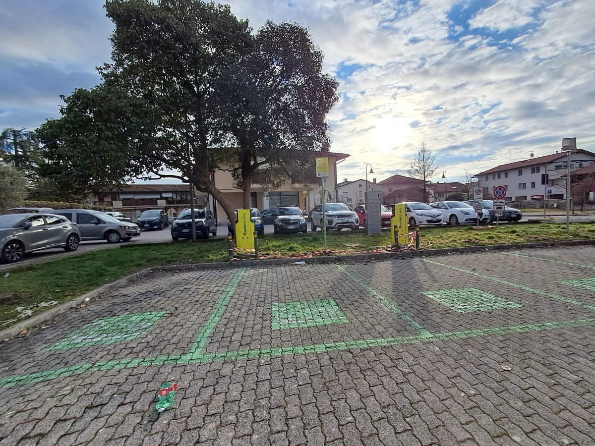 Poste Italiane, in Friuli Venezia Giulia attivate 76 colonnine di ricarica nei piccoli