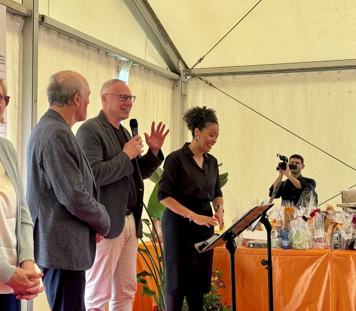 Pradamano, targa del Consiglio regionale ai 30 anni del Melograno